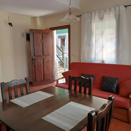 Casa E Mirador De Las Ubinas * Pola de Lena